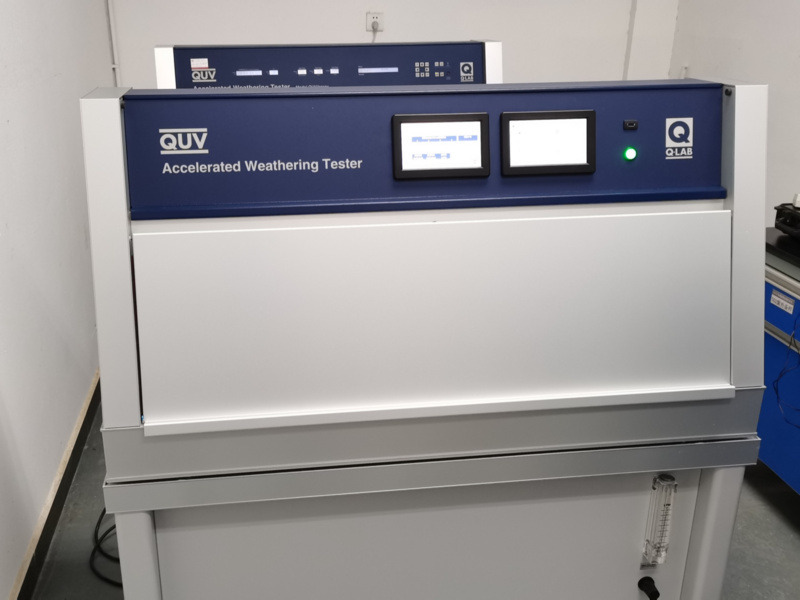 橡膠密封膠硅酮膠皮革電子電器汽車(chē)紫外線(xiàn)試驗(yàn)機(jī)現(xiàn)場(chǎng)安裝圖1