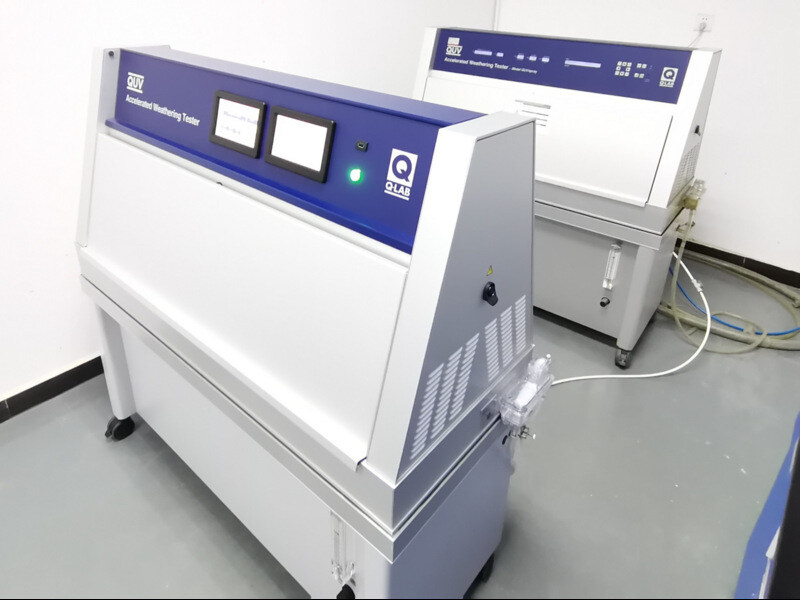 橡膠密封膠硅酮膠皮革電子電器汽車(chē)紫外線(xiàn)試驗(yàn)機(jī)現(xiàn)場(chǎng)安裝圖2